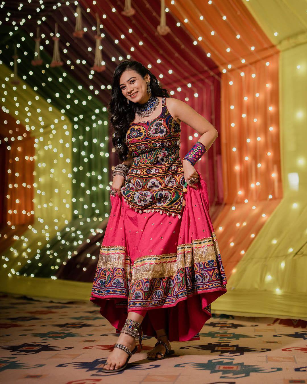 NEW NAVRATRI SPECIAL INDO-WESTERN LEHENGA SET WITH GAMTHI WORK ❤️💐